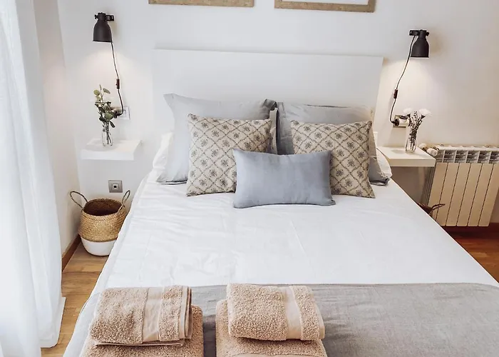 Aires De Montecerrao, Plaza De Garaje Y Wifi Gratis *